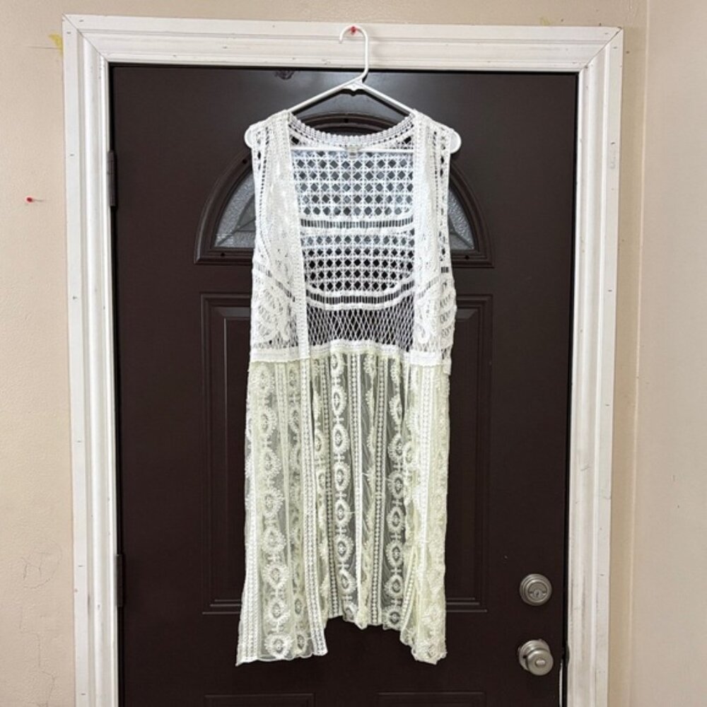 Elegant Lace Women’s Cardigan